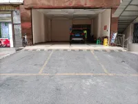 Yanjin Jinyuan Hotel - parking