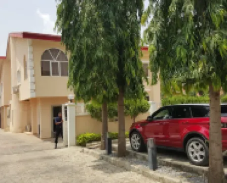 Top-Notch Suites and Apartments