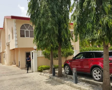 Top-Notch Suites and Apartments