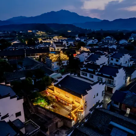 Jingxian Xiandeyue Inn (Taohuatan Scenic Spot)