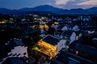 Jingxian Xiandeyue Inn (Taohuatan Scenic Spot) - إقامة ريفية