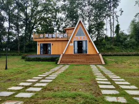 Starry Sky Courtyard, Hongjiang City, Yushen Resort Отели рядом с достопримечательностью «Daxing Temple»