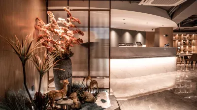 Weiting Qingju Hotel (Gucun Park) Hotels near Zhengda Lecheng (Luxiang Road)