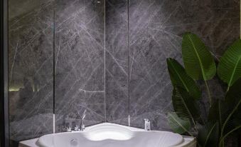 La Phan Huy Ich Hotel
