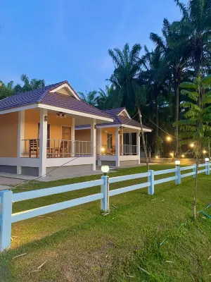 Sirikwan Resort Hotels near Kromluang Chumphon Khetudomsak Shrine