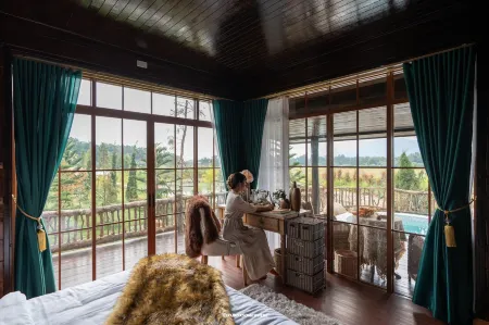 Pine Village Отели рядом с достопримечательностью «Chiangmai CAD Khomloy Sky Lantern Festival»