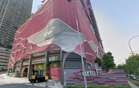 Arte Plus by Inn Lux Отели рядом с достопримечательностью «myBatik - Canting and Coloring»