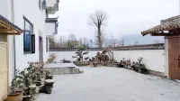 Xidi Tingyun Xiaozhu Huipai Courtyard Design Guesthouse (Yi East Station)