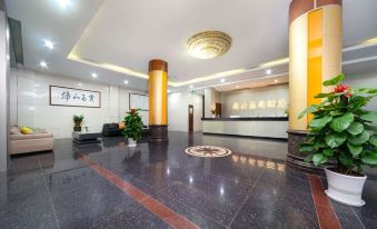 Shangpin Leisure Hotel (Yangjiang Yueyun Bus Station Wal-Mart Store)