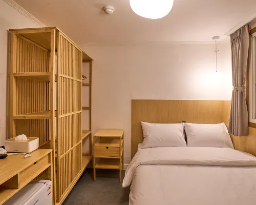 Stay seorae Hotels near Central City