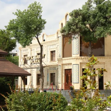Kok Saroy Plaza hotel Hotels near Registan