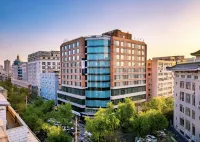 Gaozhou Yayuan Theme Apartment (Xiantai Avenue)