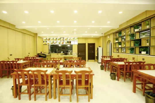 Rujia Huayi Selected Hotel (Mohe City  Branch)