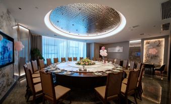 Lianyuan Run and International Hotel