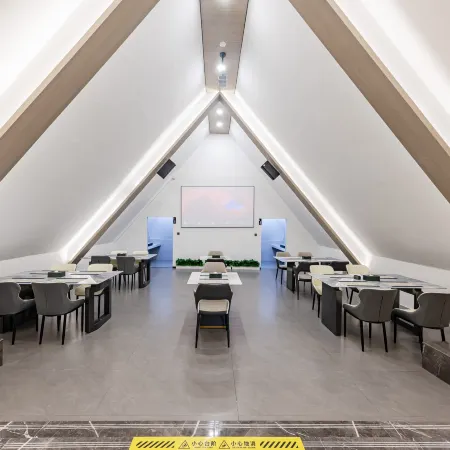 Lincang Yasi Yujing Hotel