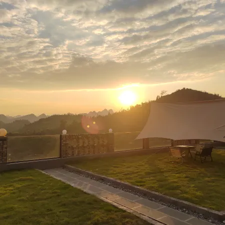 Yueshan  Yishe  Homestay  Huang  guo  shu