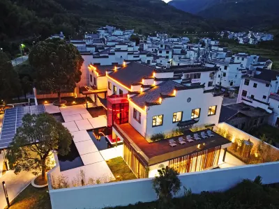 Wuyuan Huajianji·Zhu Hotels near Jiangling Scenic Area