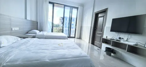 Cloudtop Landscape Hotel
