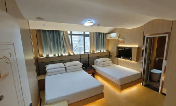 Yinyue Hotel (Wuhan Yellow Crane Tower Yangtze River Bridge)