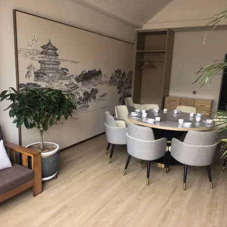 Kongtong Mountain Retreat · Luxury Hideaway