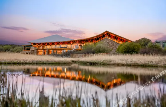 正藍旗上都湖野奢酒店