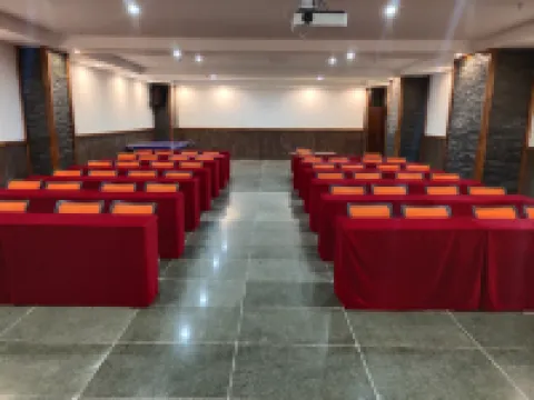 Vienna International Hotel of  Yingbin Road Altay Airport