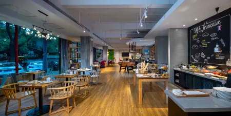 Campanile Hotel (Xi'an Bell Tower) Отели рядом с достопримечательностью «Xi'an Academy of Fine Arts»