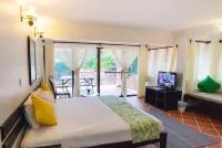 Anjungan Beach Resort Hotel in zona Teluk Nipah Beach