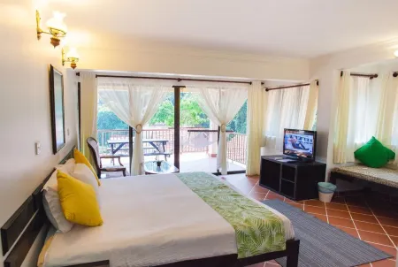 Anjungan Beach Resort Отели рядом с достопримечательностью «Teluk Nipah Beach»