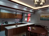 Taohuatan Luxiang Inn - Inns