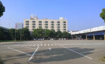 Jinjiang Inn (Bayi Square Nanchang Station Hotel) - Hizvo
