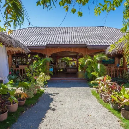 Coucou Bar Hotel and Restaurant