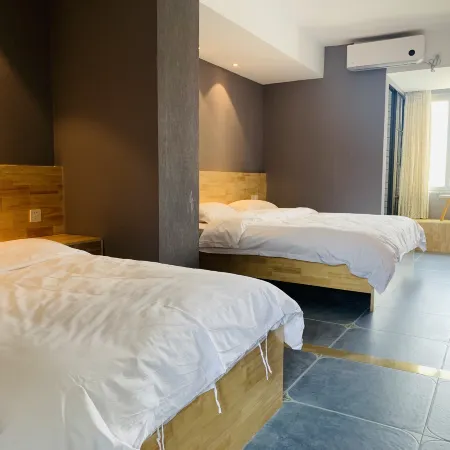 Kulunqi Tongxiang Youth Hostel