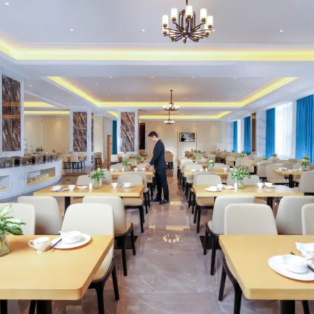 Vienna International Hotel (Maoming Gaozhou)