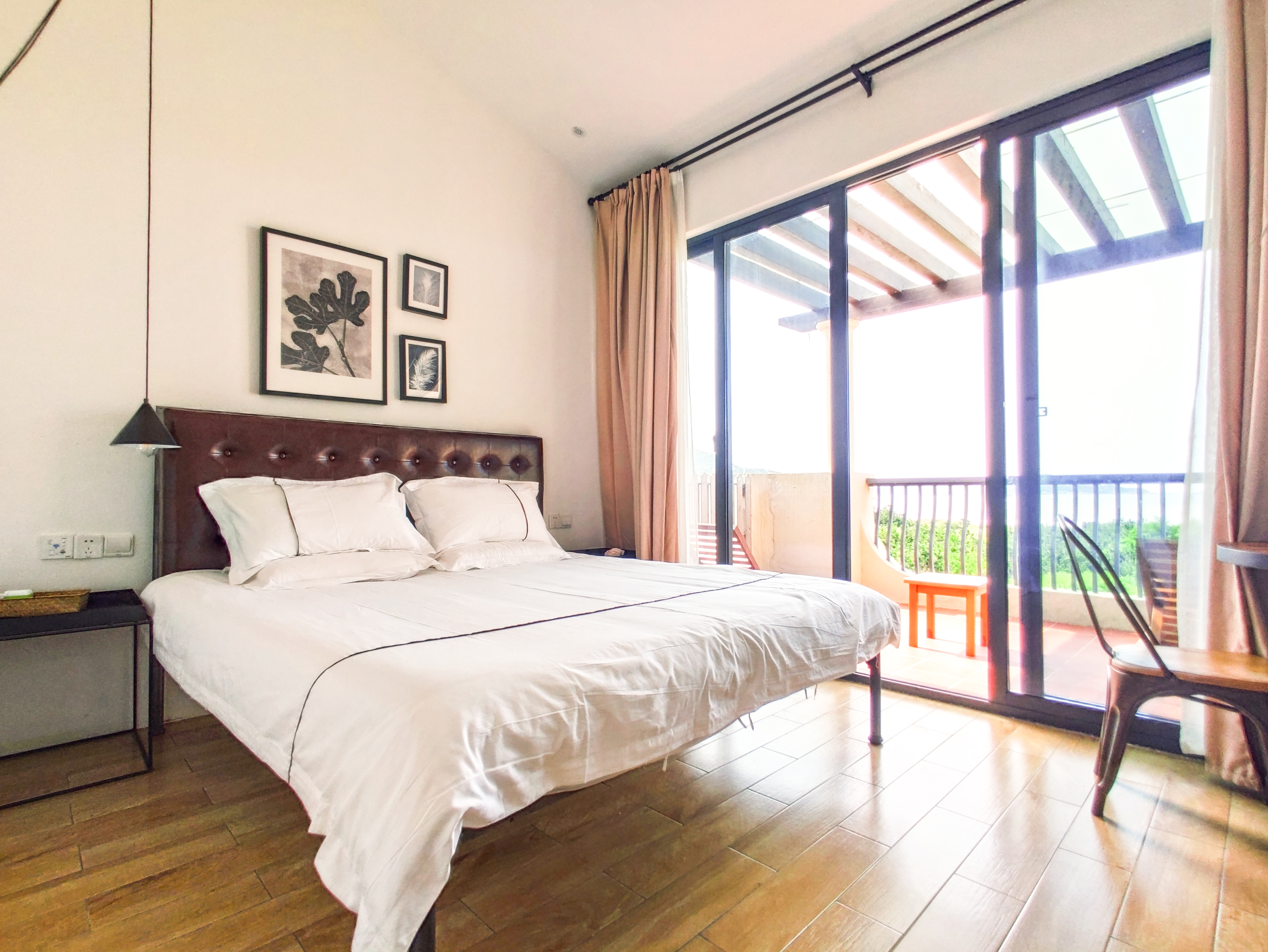 Here Theme Inn Over view