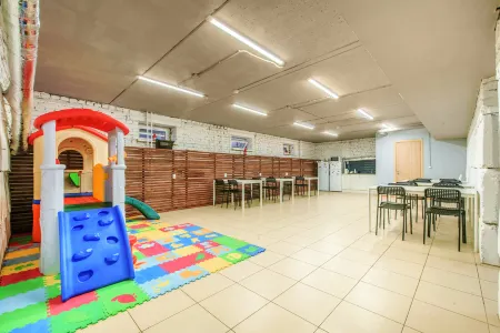 Берисон Камала Отели рядом с достопримечательностью «ВОСТОЧНЫЙ»