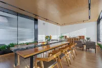 inn  roadhouse  tavern hostel Dali