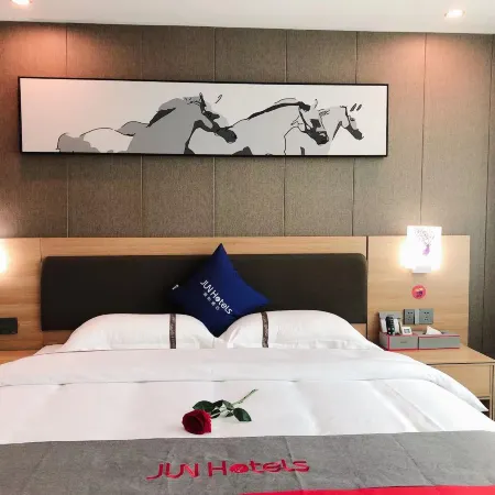 Junyi Hotel (Zhanjiang Railway Station Store)