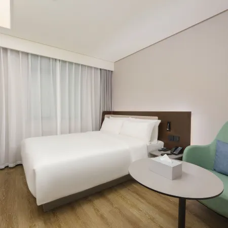 HanTing Hotel (Dalian Malan Square Subway Station)