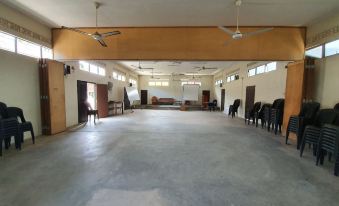 OYO 90278 Redzwan's Beach Resort