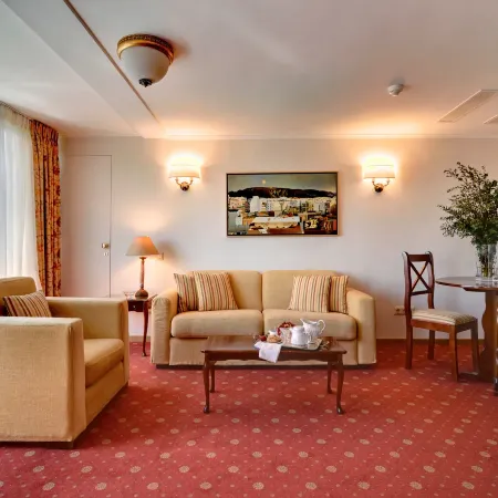 Titania Hotel