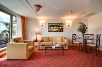 Titania Hotel Hotel di 