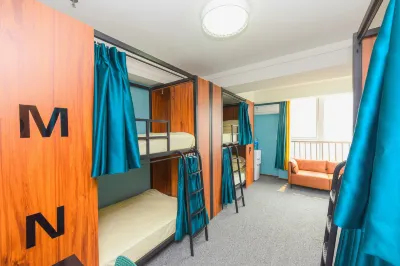 Dengfenglai Youth Hostel (Shijiazhuang Xinbai Plaza) Hotels in 