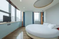 Shangpin Hotel (Zhuji High-speed Railway Station Powerlong Plaza)
