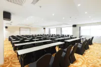 Starway Hotel (Songyuan Guoerluosi Road store) فنادق في سونغ يوان