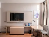 Yiduo Hotel (Ezhou Yinhai Longcheng) - con vista montagne