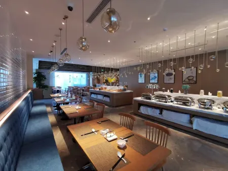 Youshe S High-altitude Panorama Hotel (Chongqing Guanyinqiao 9th Street) Отели рядом с достопримечательностью «Hong'en Temple Forest Park»