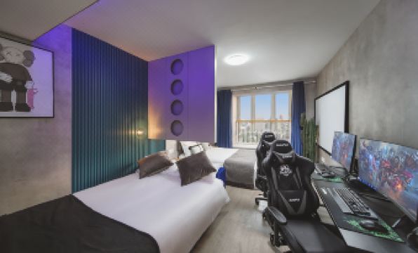 Hotspot e-sports Theatre Hotel (Xinjiekou Subway Station)