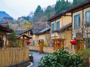 Residents of Phoenix Bamboo Mountain Township