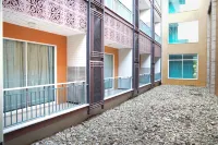 Chawlada Hotel Hôtels à proximité de : Nakhon Si Thammarat Polytechnic College